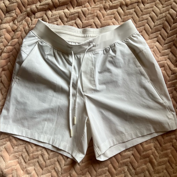 lululemon athletica Other - Men’s Lululemon White Zeroed In Linerless Short 5"